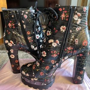 Jessica Simpson High Heeled Platform Lace Booties